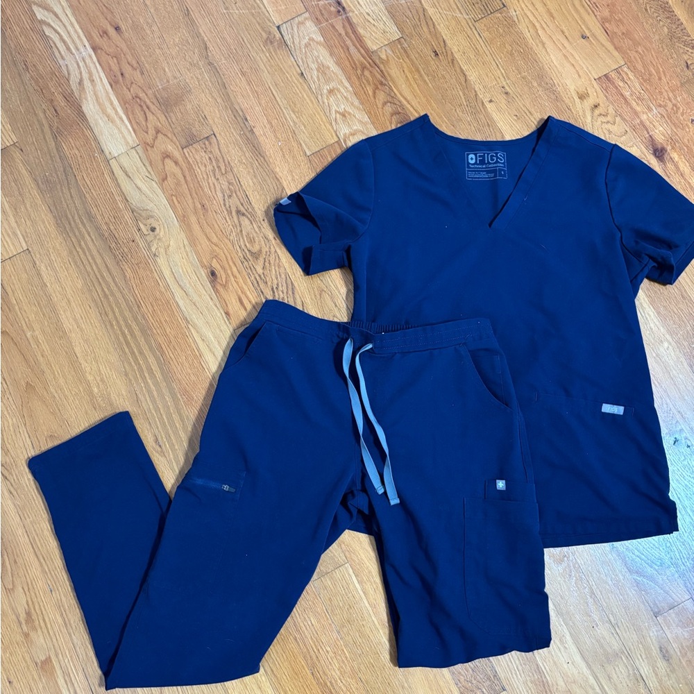 FIGS Navy Blue Scrub Set